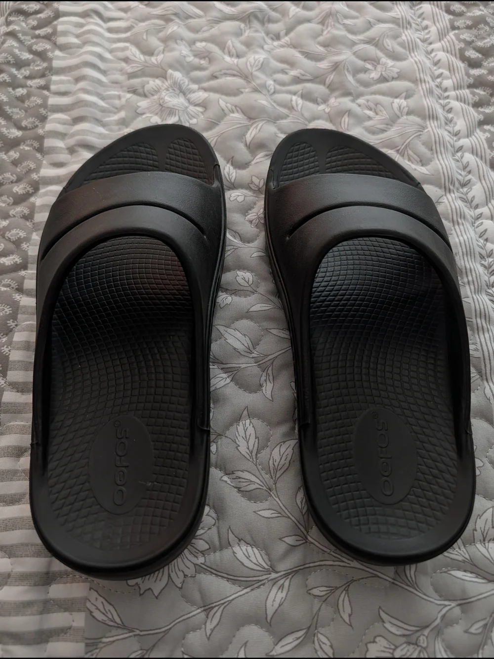 Oofos Men's/ Women's Black Recovery Slide - Oofos Black Slide Sandals